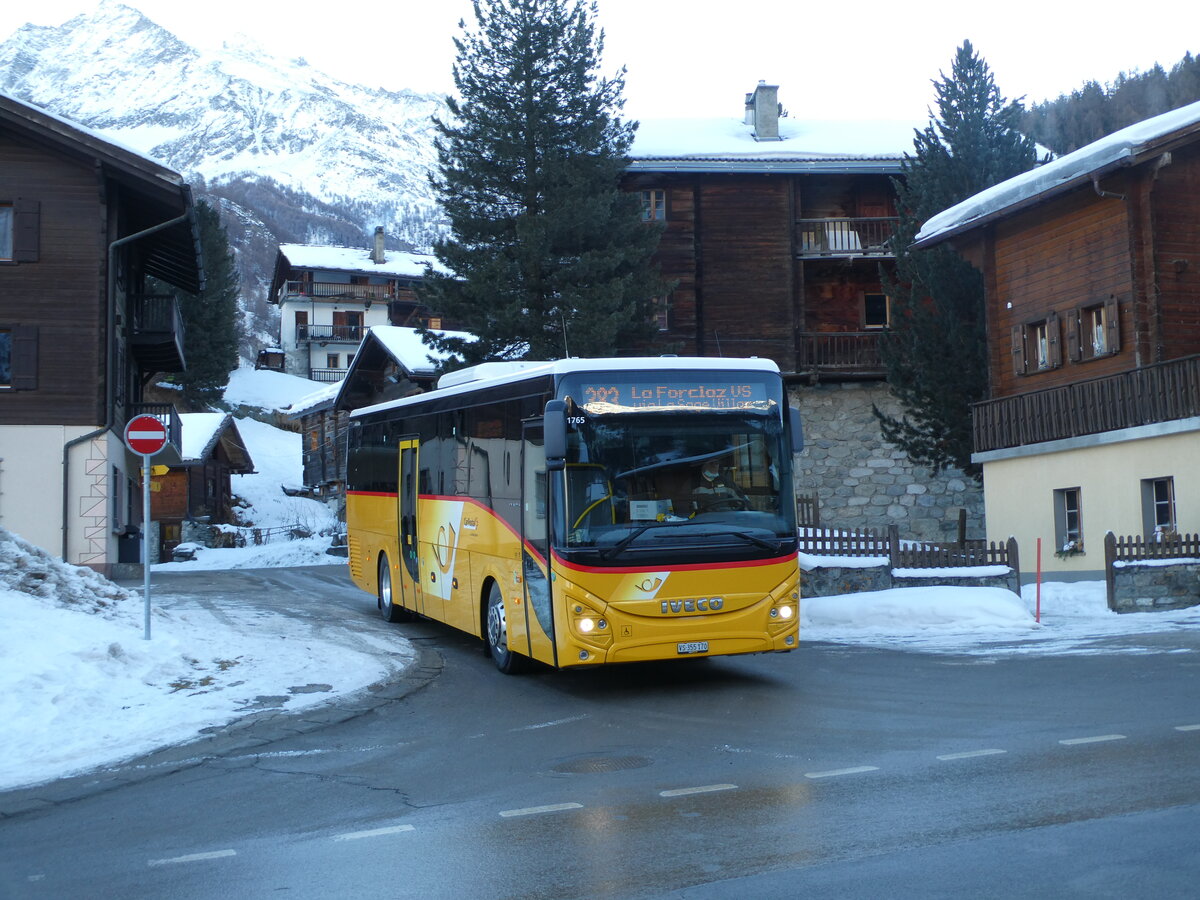 (232'180) - PostAuto Wallis - VS 355'170 - Iveco am 21. Januar 2022 in Les Haud�res, Centre