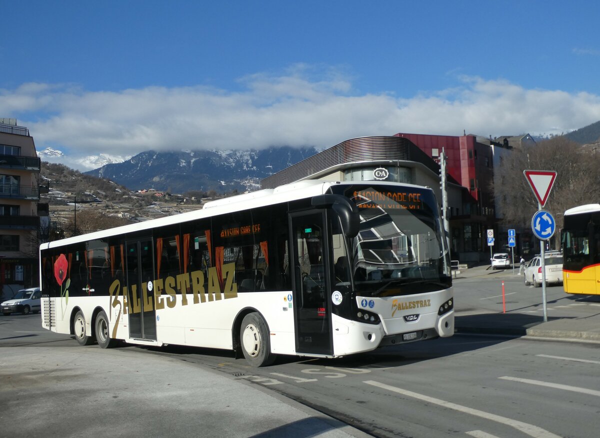 (232'202) - Ballestraz, Gr�ne - VS 332'330 - VDL am 21. Januar 2022 beim Bahnhof Sion