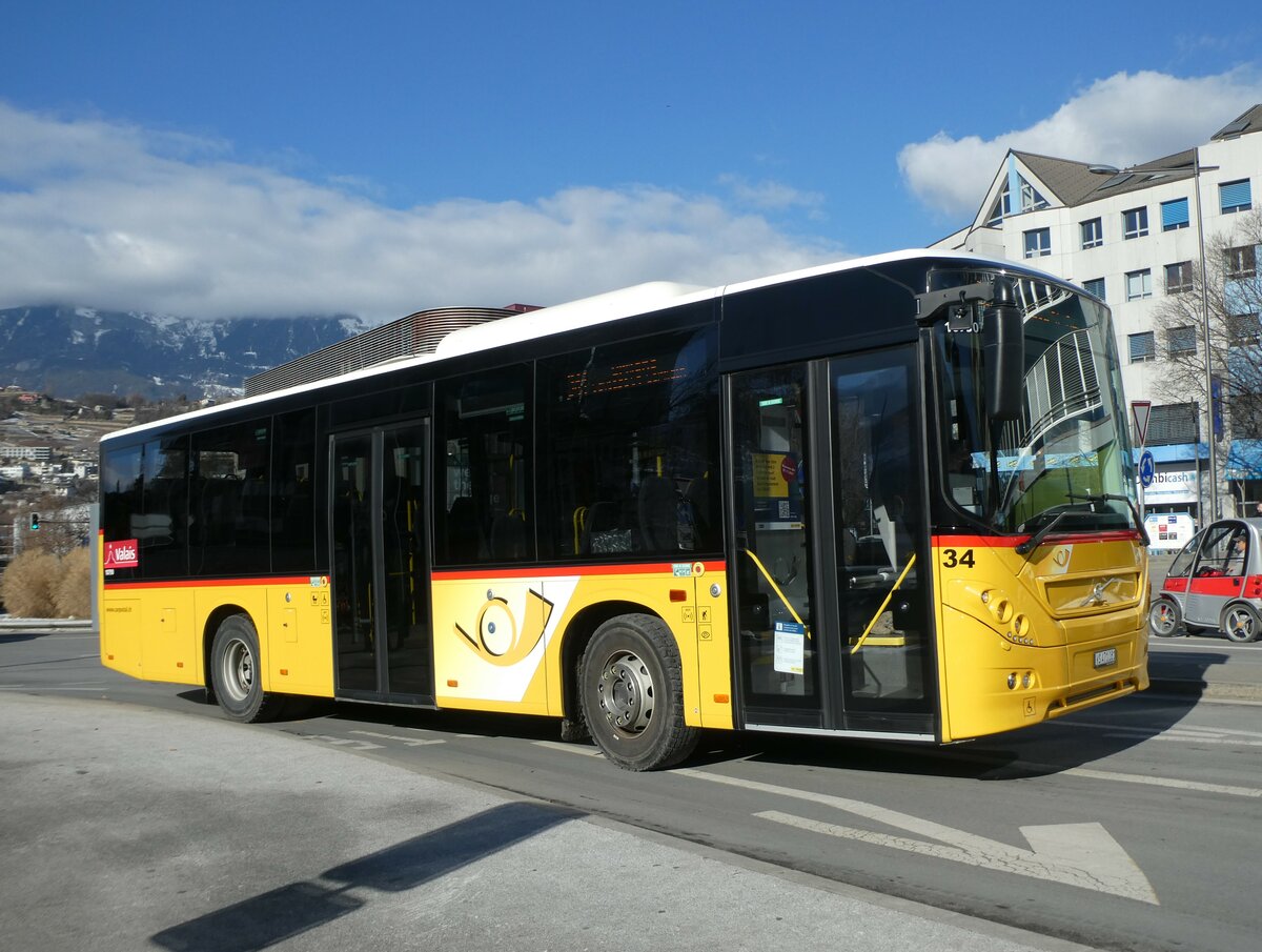 (232'210) - PostAuto Wallis - Nr. 34/VS 471'081 - Volvo (ex TRD, Savi�se) am 21. Januar 2022 beim Bahnhof Sion