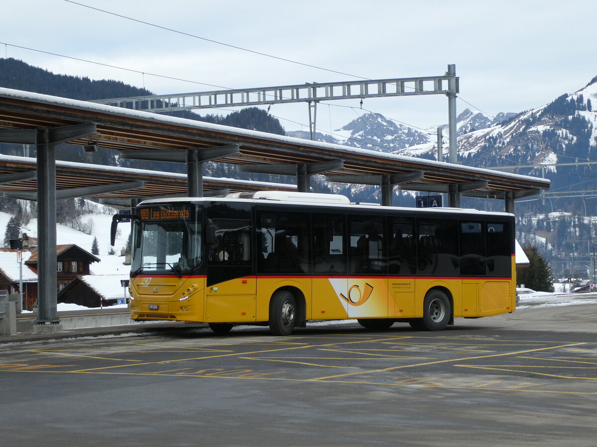 (232'260) - K�bli, Gstaad - BE 308'737 - Volvo am 22. Januar 2022 beim Bahnhof Gstaad