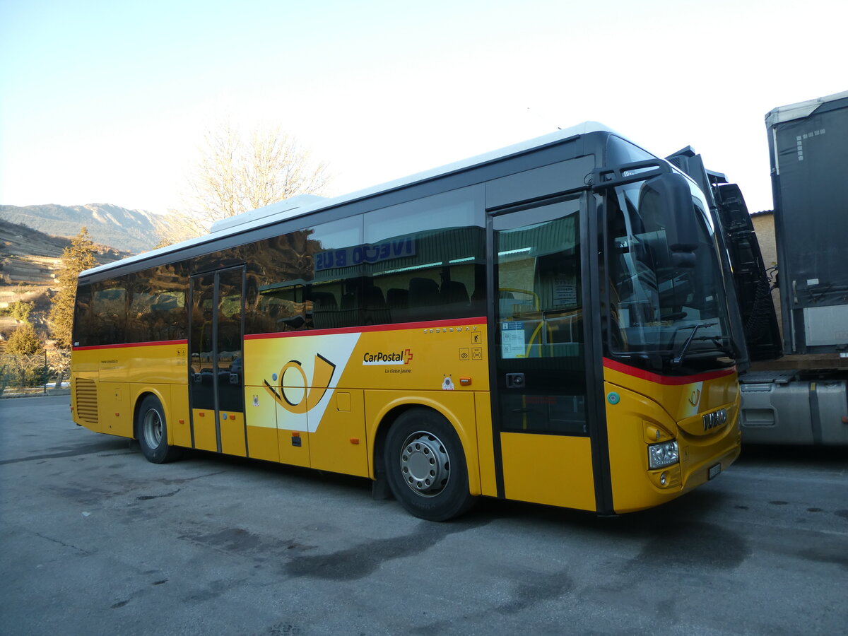 (232'397) - Ev�quoz, Erde - VS 138'188 - Iveco am 23. Januar 2022 in Sion, Iveco