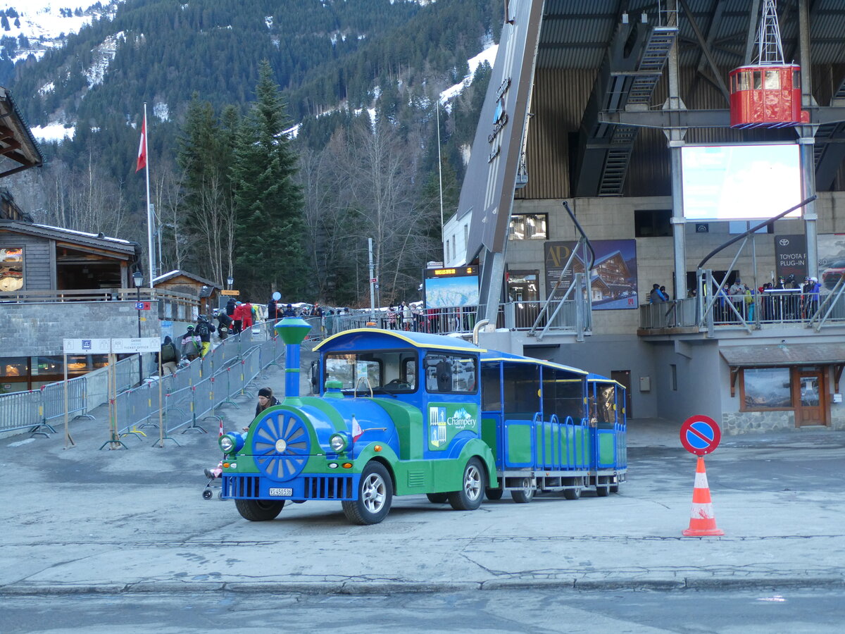 (232'450) - Champ�ry-Express, Champ�ry - VS 450'536 - am 29. Januar 2022 beim Bahmhof Champ�ry