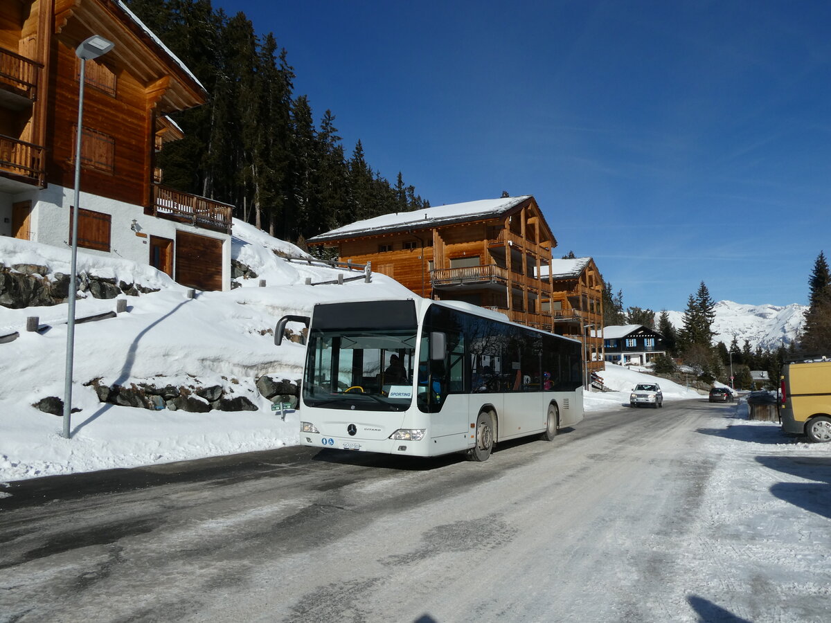 (232'768) - Interbus, Kerzers - VS 537'583 - Mercedes (ex DRB Ingoldstadt/D) am 12. Februar 2022 in Les Collons, L'Ours (Einsatz Theytaz)