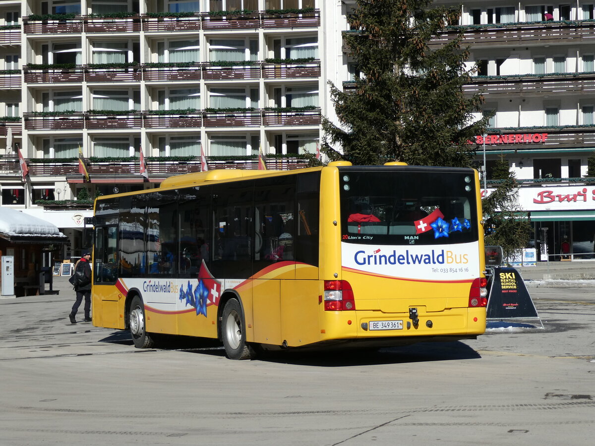 (232'828) - Grindelwaldbus, Grindelwald - Nr. 20/BE 349'361 - MAN/G�ppel am 13. Februar 2022 beim Bahnhof Grindelwald