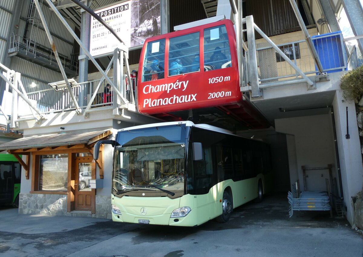 (233'199) - TPC Aigle - Nr. 662/VS 148'210 - Mercedes (ex Nr. CP27) am 26. Februar 2022 beim Bahnhof Champ�ry