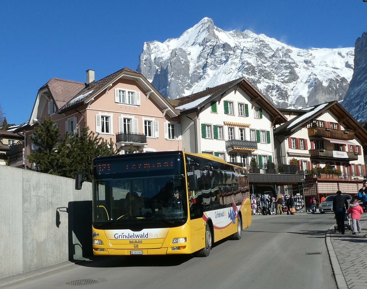 (233'277) - Grindelwaldbus, Grindelwald - Nr. 11/BE 261'865 - MAN/G�ppel am 27. Februar 2022 in Grindelwald, Sportzentrum