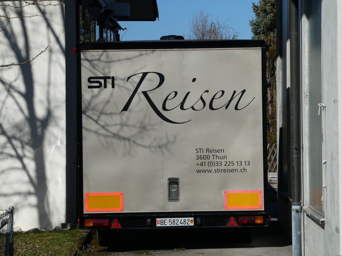 (233'350) - STI Thun - Nr. 282/BE 582'482 - Auw�rter Gep�ckanh�nger am 28. Februar 2022 in Blumenstein, Garage