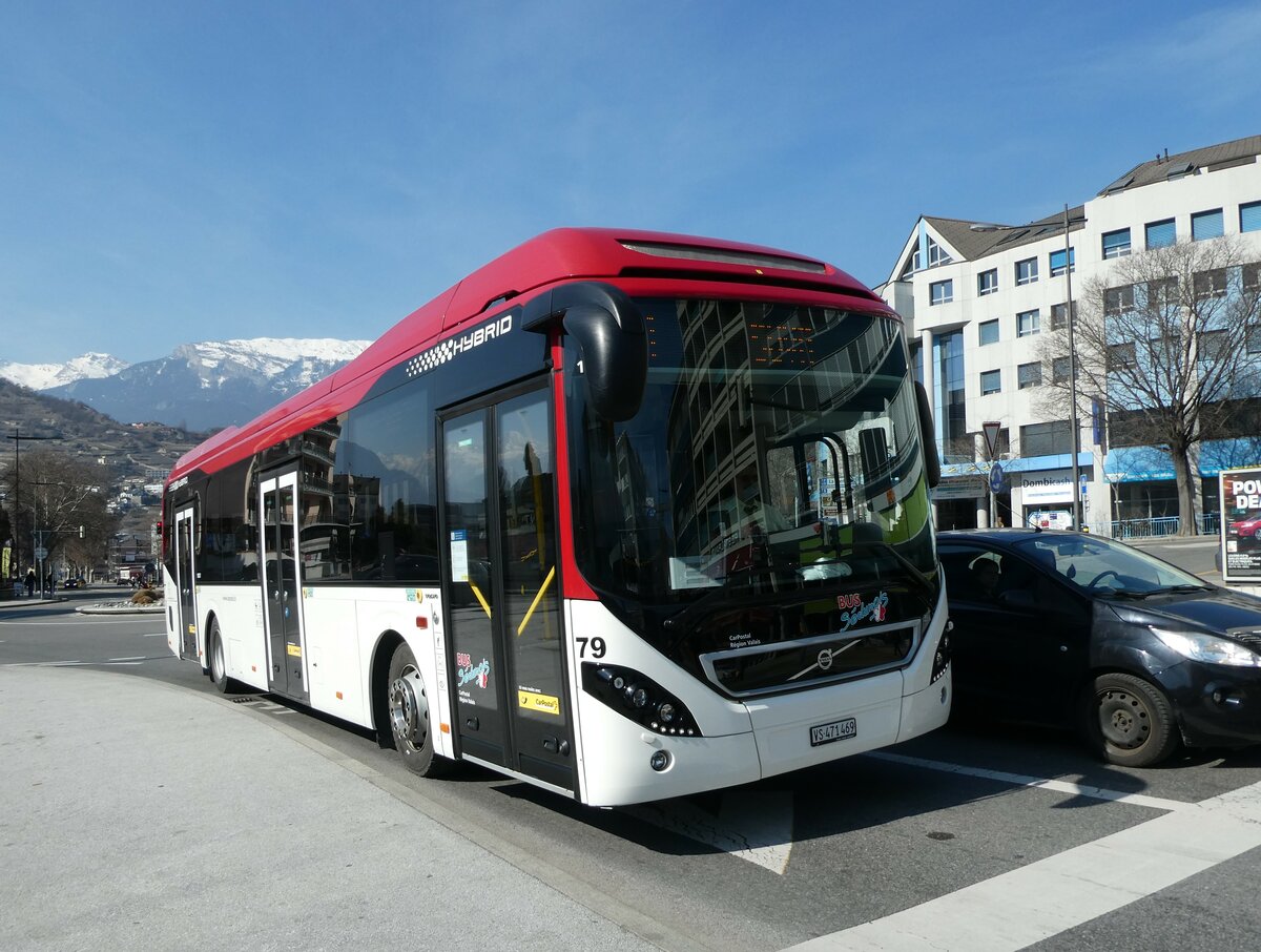 (233'430) - PostAuto Wallis - Nr. 79/VS 471'469 - Volvo am 7. M�rz 2022 beim Bahnhof Sion