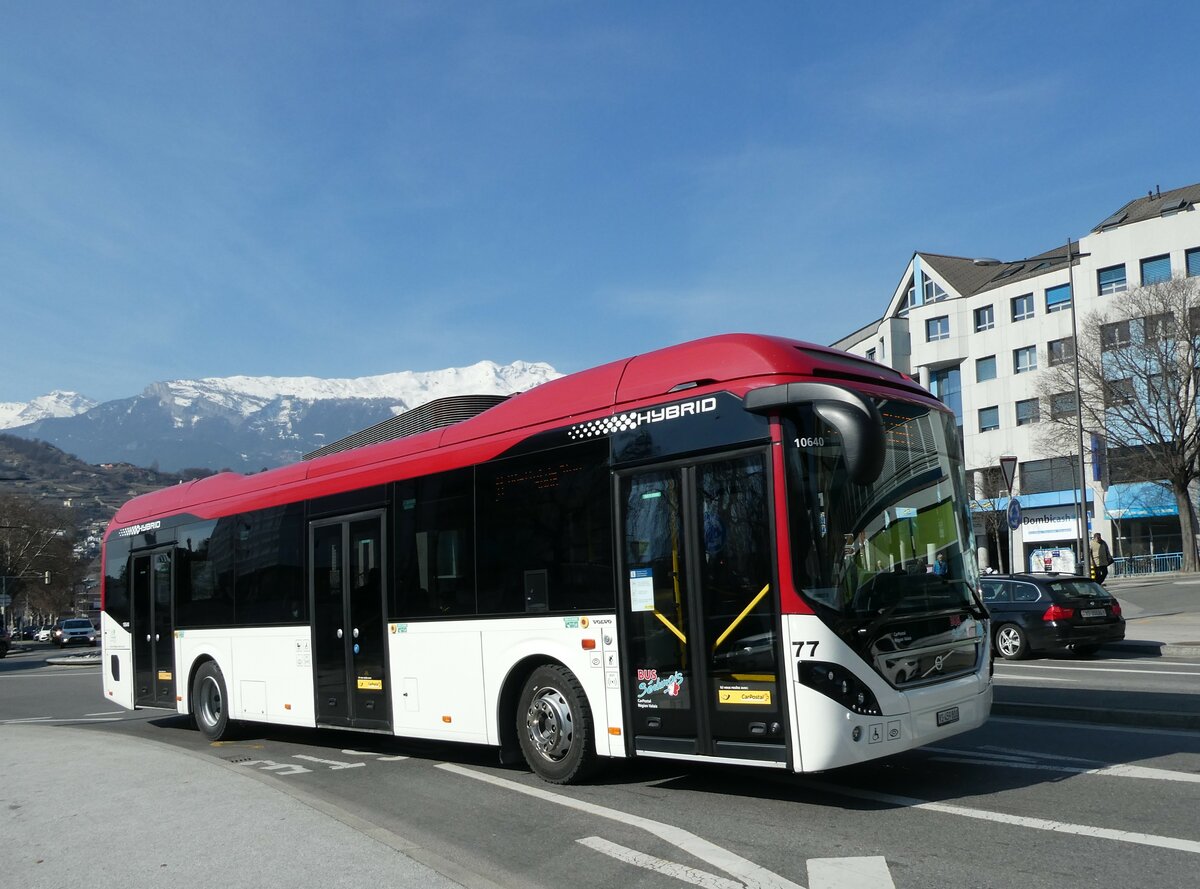 (233'444) - PostAuto Wallis - Nr. 77/VS 459'800 - Volvo am 7. M�rz 2022 beim Bahnhof Sion