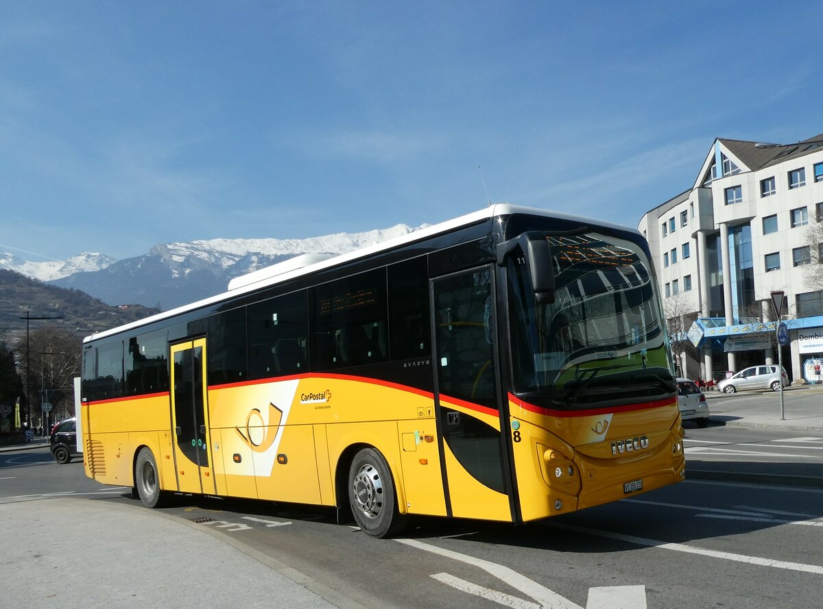 (233'450) - PostAuto Wallis - Nr. 8/VS 355'170 - Iveco am 7. M�rz 2022 beim Bahnhof Sion