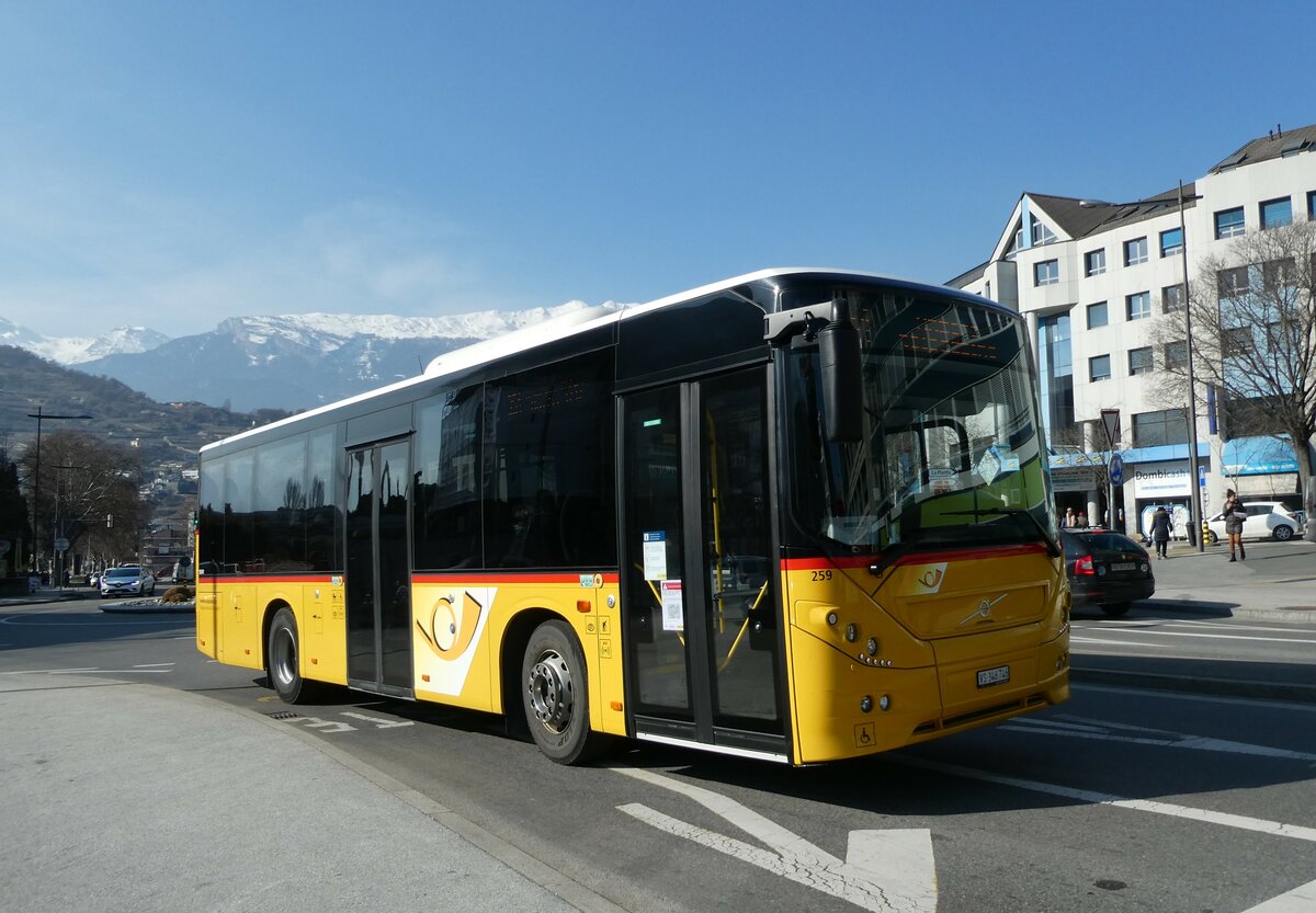 (233'470) - Buchard, Leytron - Nr. 259/VS 346'746 - Volvo am 7. M�rz 2022 beim Bahnhof Sion