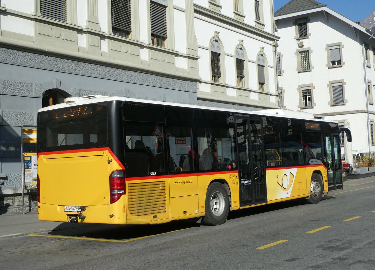(233'473) - CarPostal Ouest - JU 59'239 - Setra (ex Nr. 23) am 7. M�rz 2022 beim Bahnhof Brig (Einsatz PostAuto Wallis)