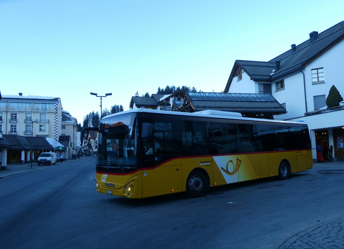 (233'630) - PostAuto Graub�nden - GR 179'713 - Iveco am 9. M�rz 2022 in Lenzerheide, Post