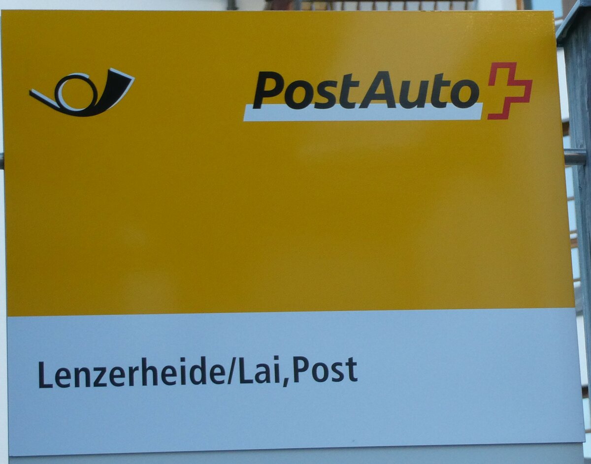 (233'634) - PostAuto-Haltestellenschild - Lenzerheide/Lai, Post - am 9. M�rz 2022