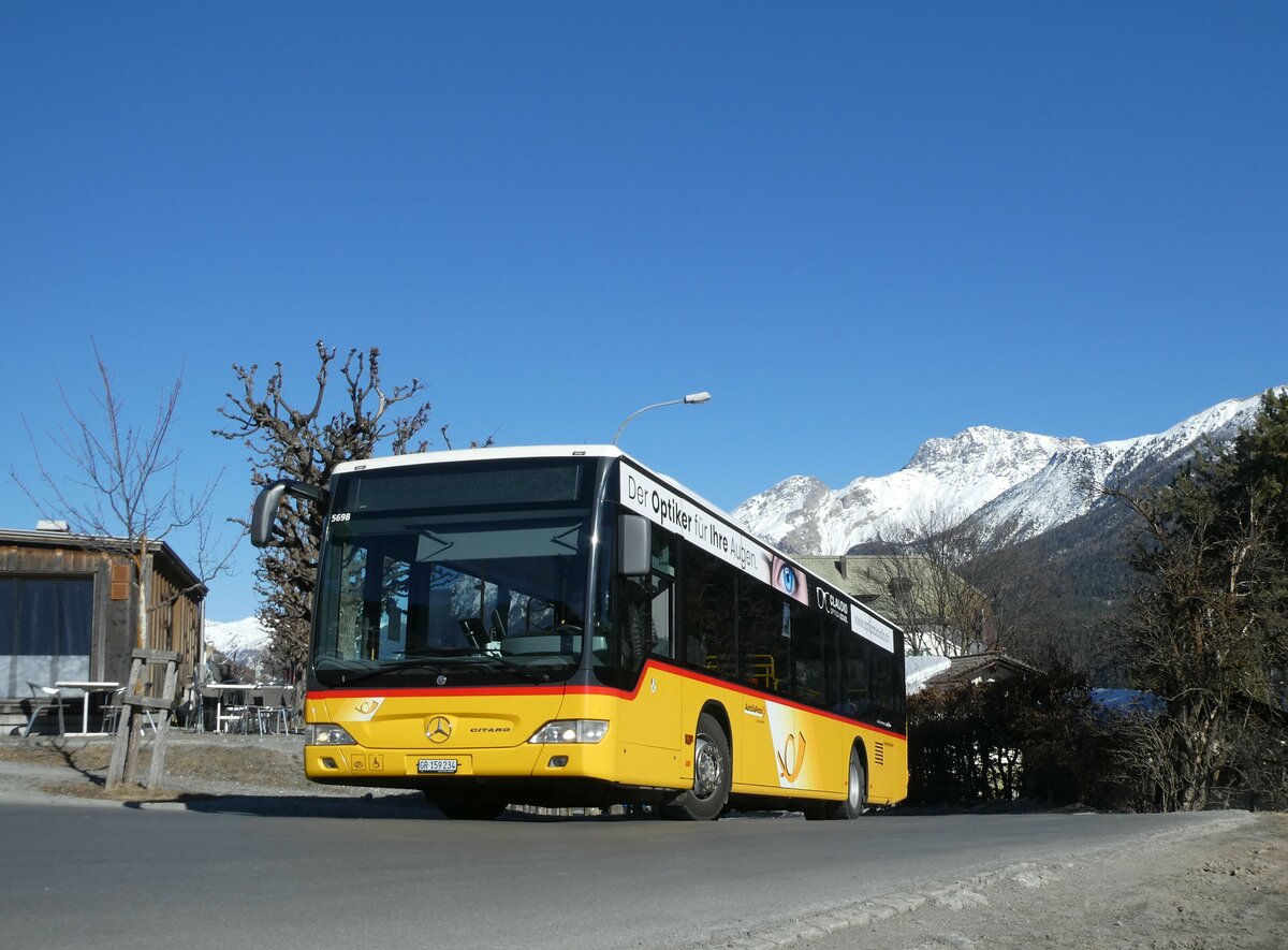 (233'703) - PostAuto Graub�nden - GR 159'234 - Mercedes am 10. M�rz 2022 beim Bahnhof Scuol-Tarasp