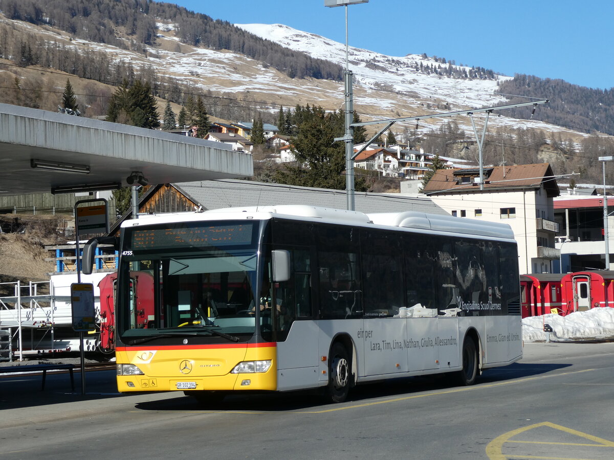 (233'723) - PostAuto Graub�nden - GR 102'394 - Mercedes am 10. M�rz 2022 beim Bahnhof Scuol-Tarasp