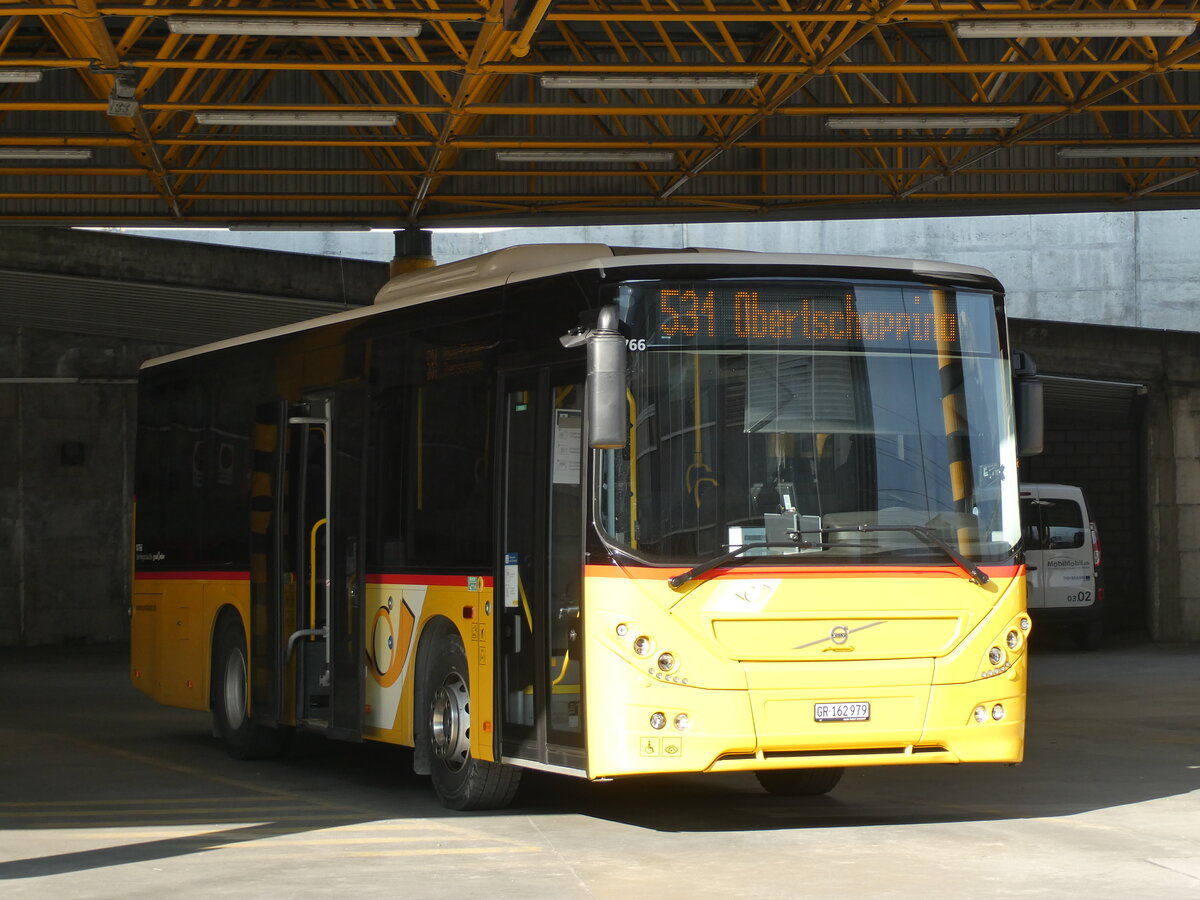(233'743) - PostAuto Graub�nden - GR 162'979 - Volvo am 11. M�rz 2022 in Thusis, Postautostation