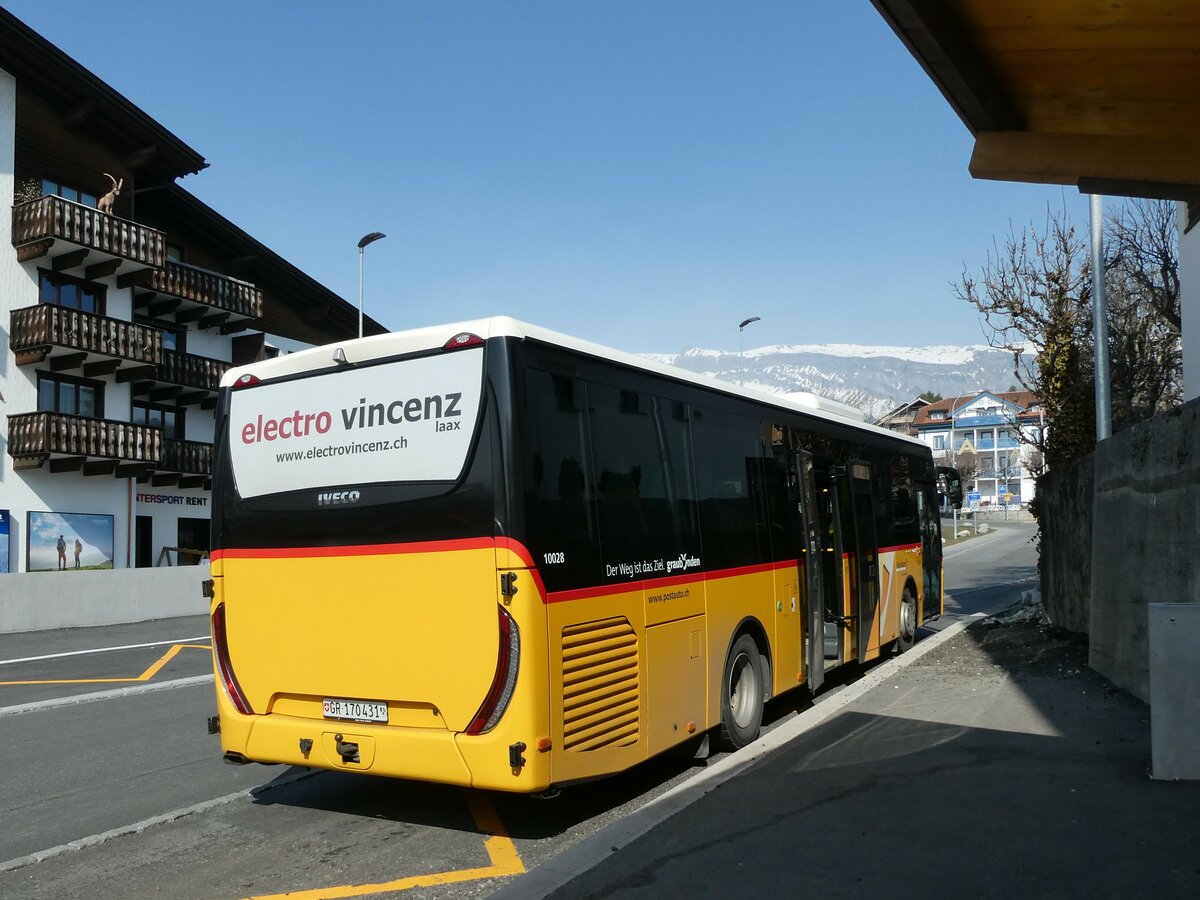 (233'777) - PostAuto Graub�nden - GR 170'431 - Iveco am 11. M�rz 2022 in Laax, Post (prov. Haltestelle)