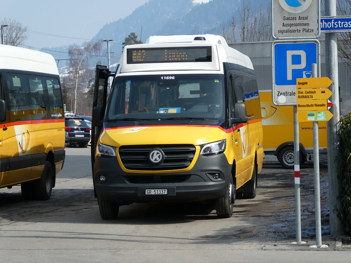 (233'785) - PostAuto Graub�nden - Nr. 31/GR 51'337 - K-Bus am 11. M�rz 2022 beim Bahnhof Ilanz