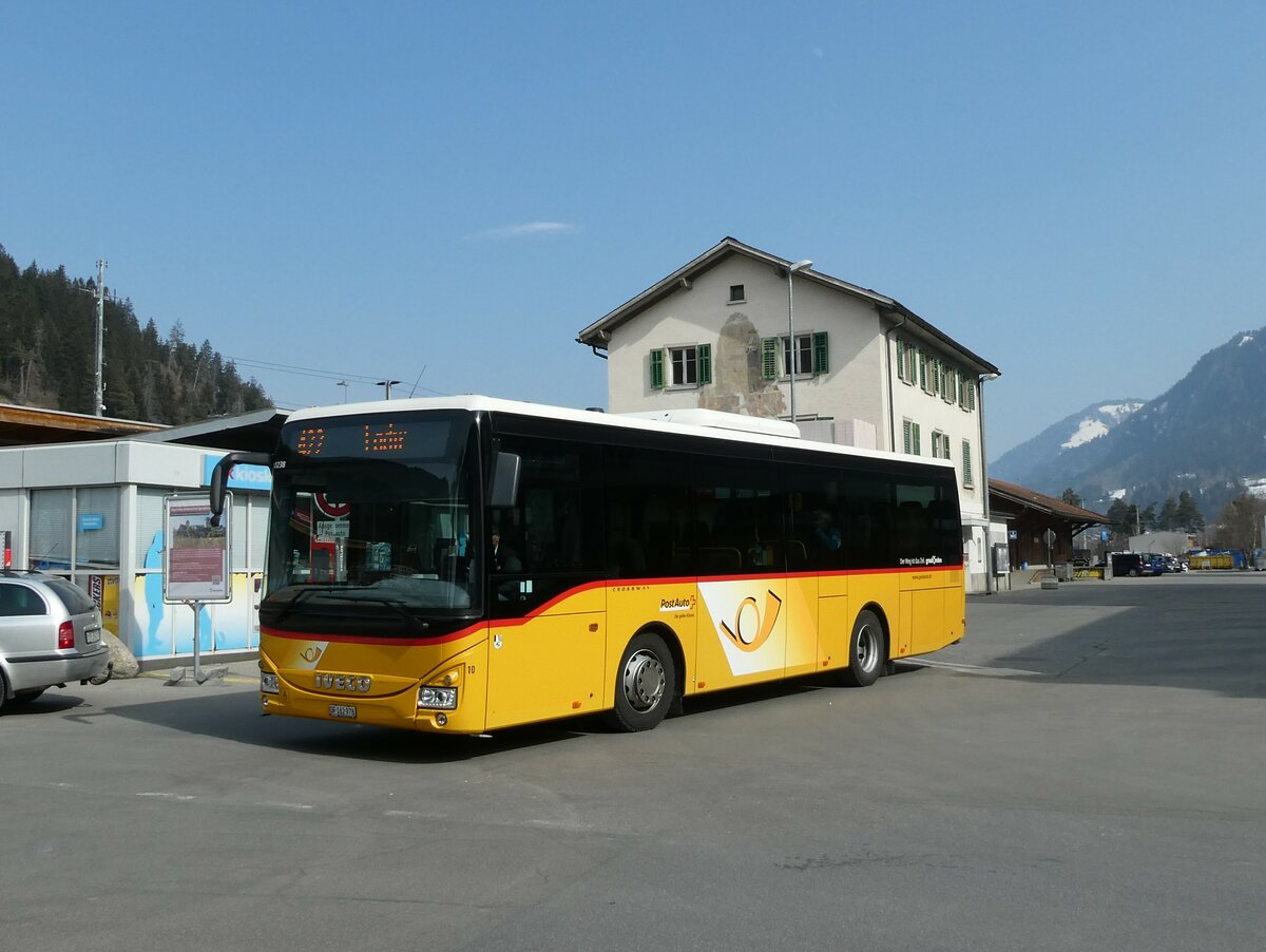 (233'793) - PostAuto Graub�nden - Nr. 10/GR 162'978 - Iveco (ex Fontana, Ilanz Nr. 10) am 11. M�rz 2022 beim Bahnhof Ilanz