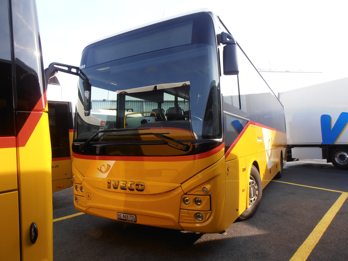 (233'866) - Fl�ck, Brienz - Nr. 24/BE 868'724 - Iveco am 12. M�rz 2022 in Kerzers, Interbus