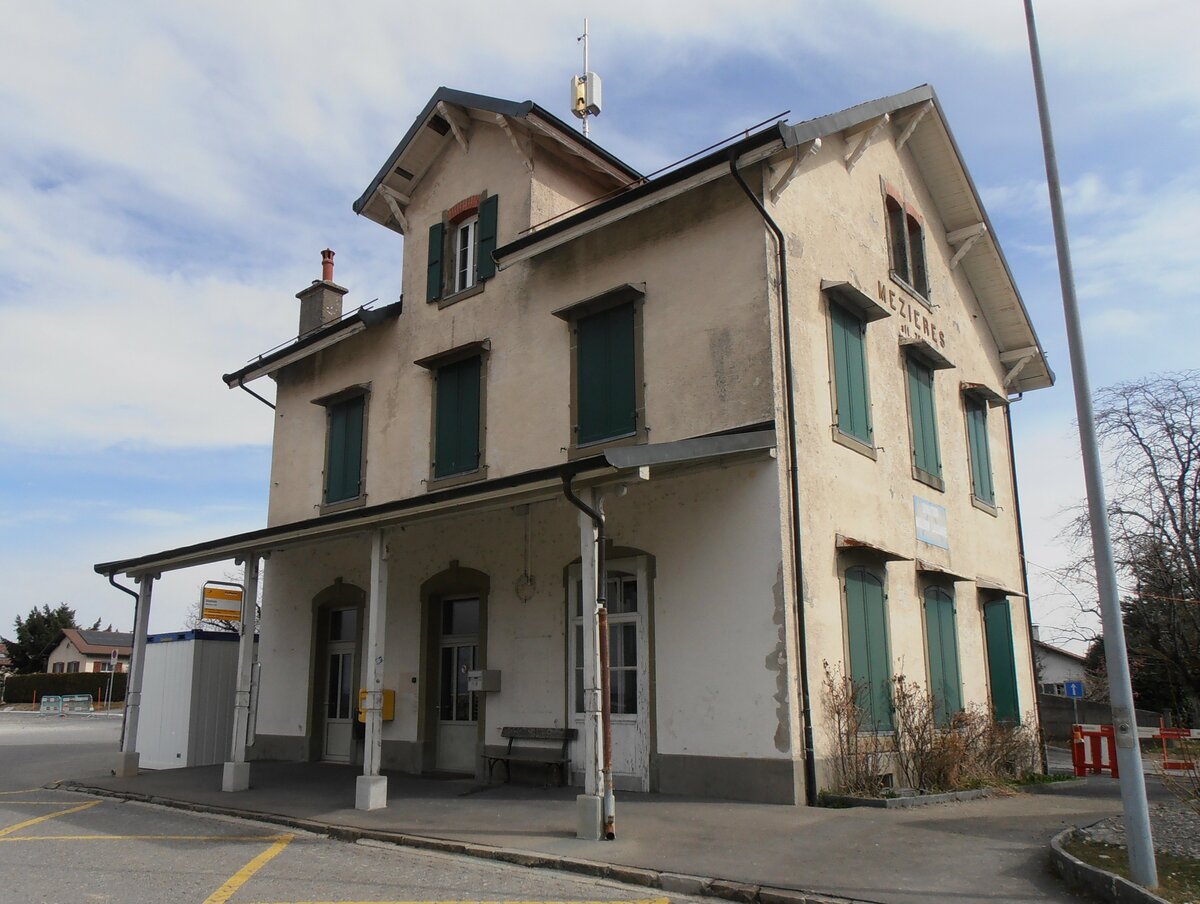 (233'918) - PostAuto-Haltestelle am 13. M�rz 2022 in M�zi�res, Station
