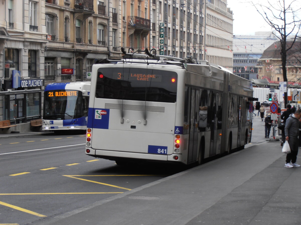 (233'954) - TL Lausanne - Nr. 841 - Hess/Hess Gelenktrolleybus am 13. M�rz 2022 beim Bahnhof Lausanne