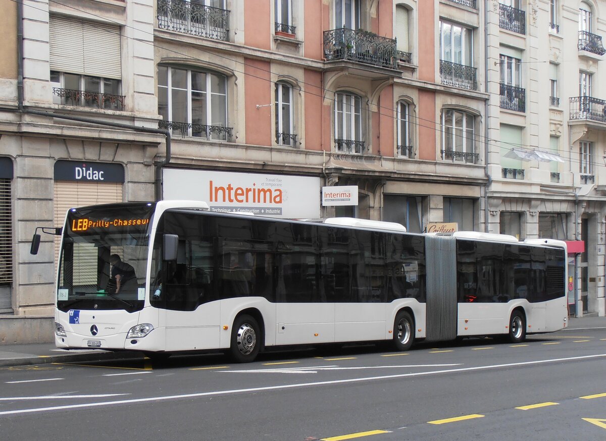 (233'958) - Intertours, Domdidier - FR 300'492 - Mercedes am 13. M�rz 2022 beim Bahnhof Lausanne (Einsatz TL)