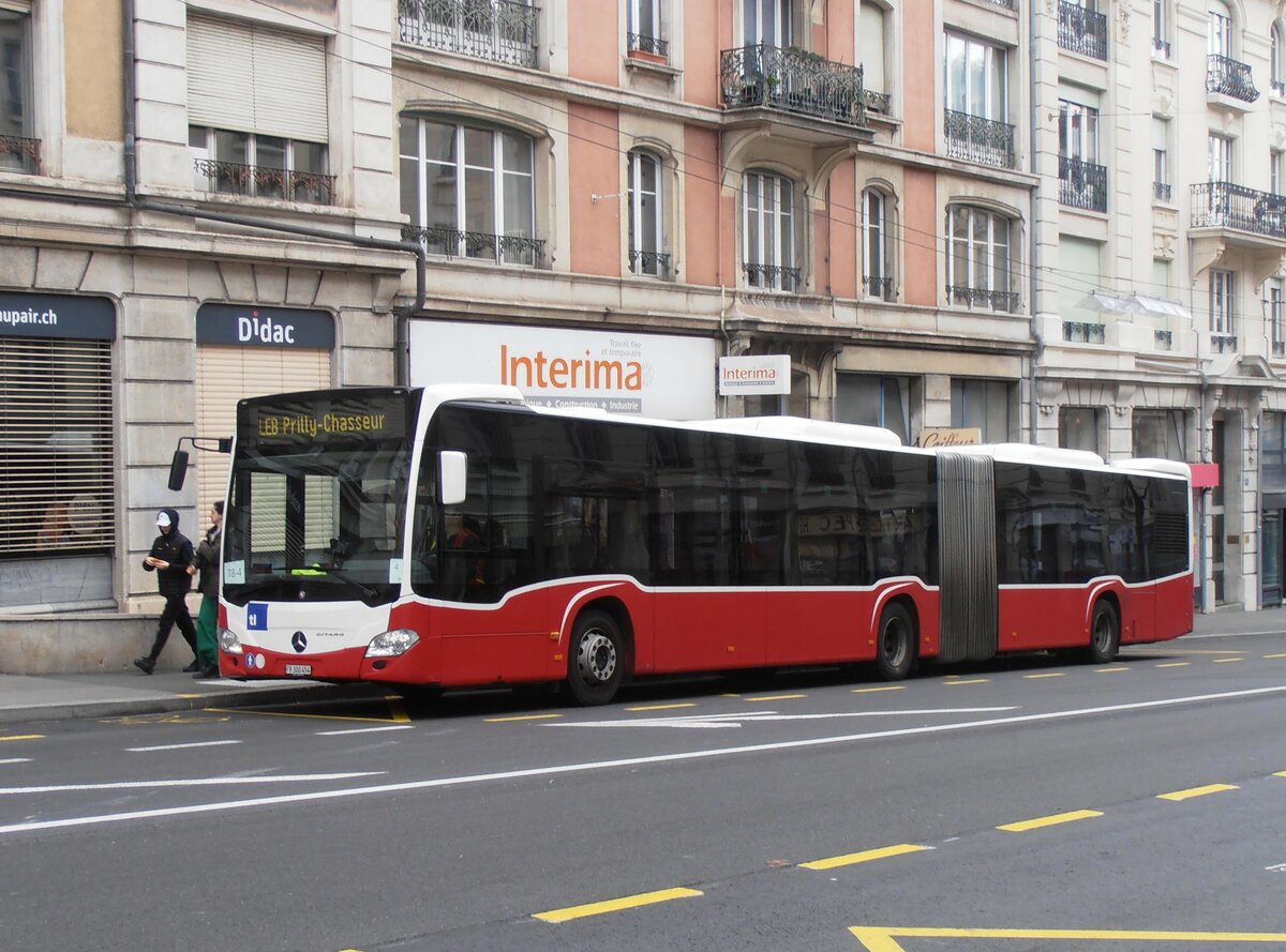 (233'964) - Intertours, Domdidier - FR 300'454 - Mercedes (ex A-Wien) am 13. M�rz 2022 beim Bahnhof Lausanne (Einsatz TL)