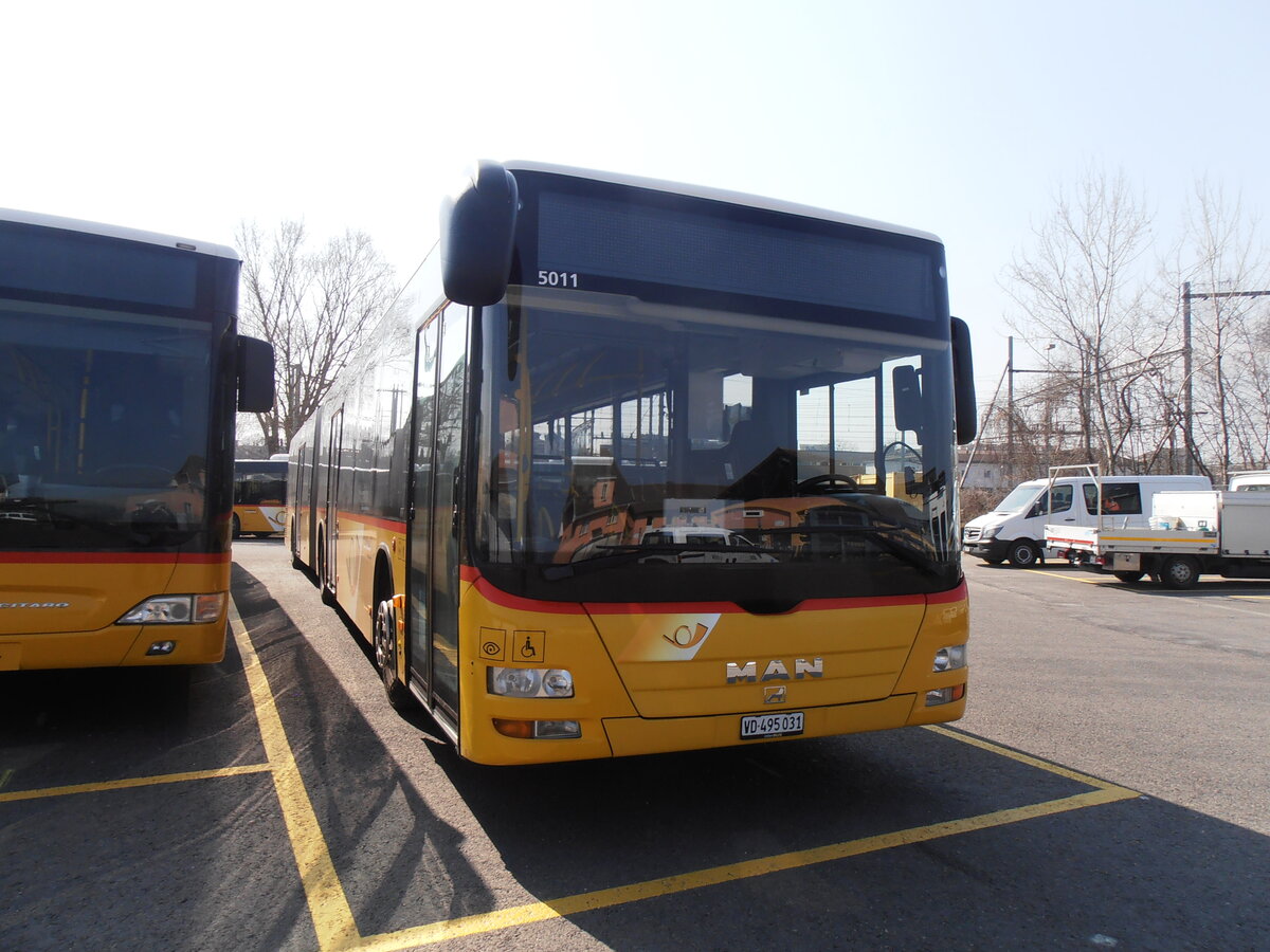 (234'019) - CarPostal Ouest - VD 495'031 - MAN am 20. M�rz 2022 in Yverdon, Garage