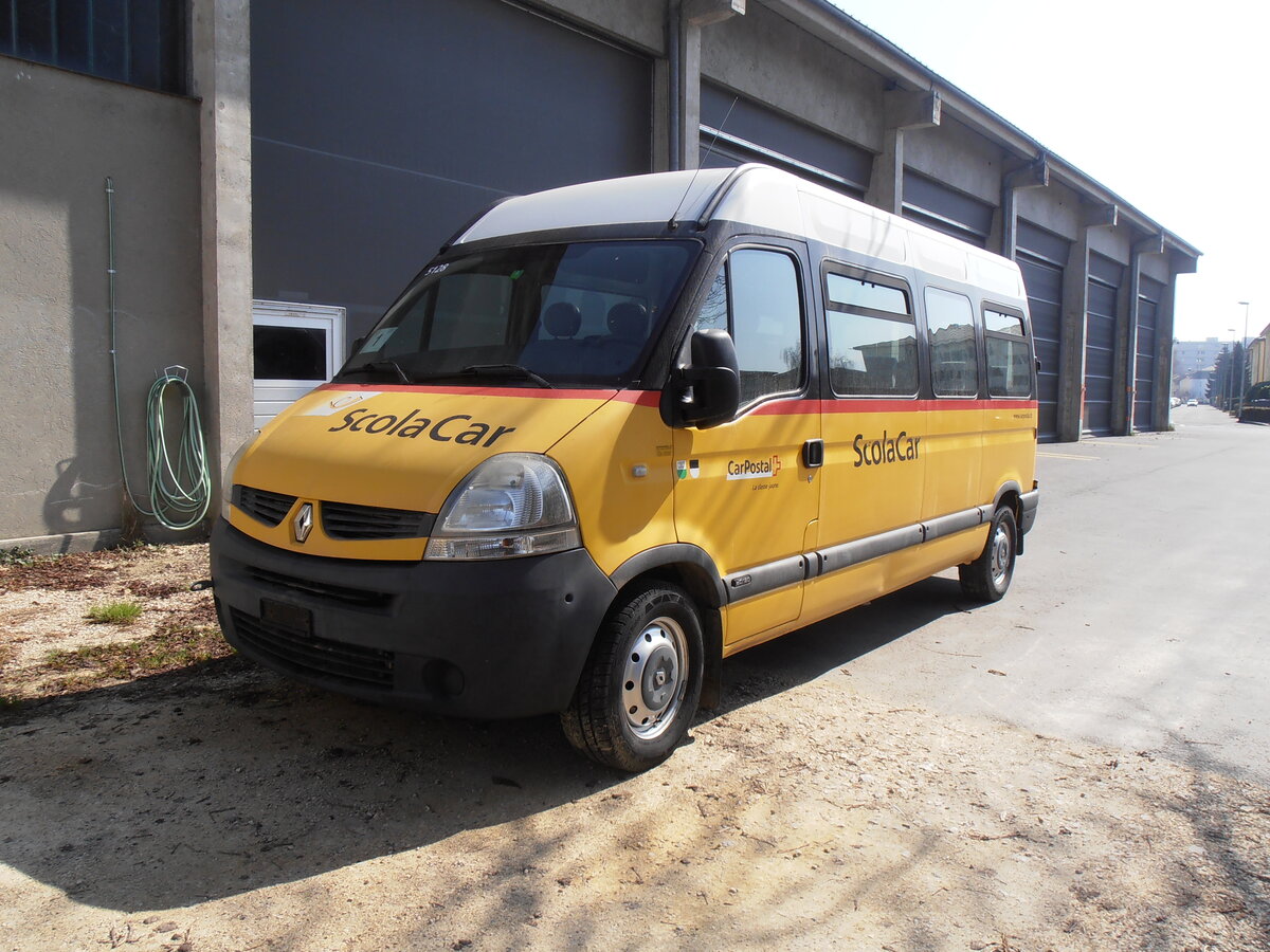 (234'044) - CarPostal Ouest - PID 5128 - Renault am 20. M�rz 2022 in Yverdon, Garage 3