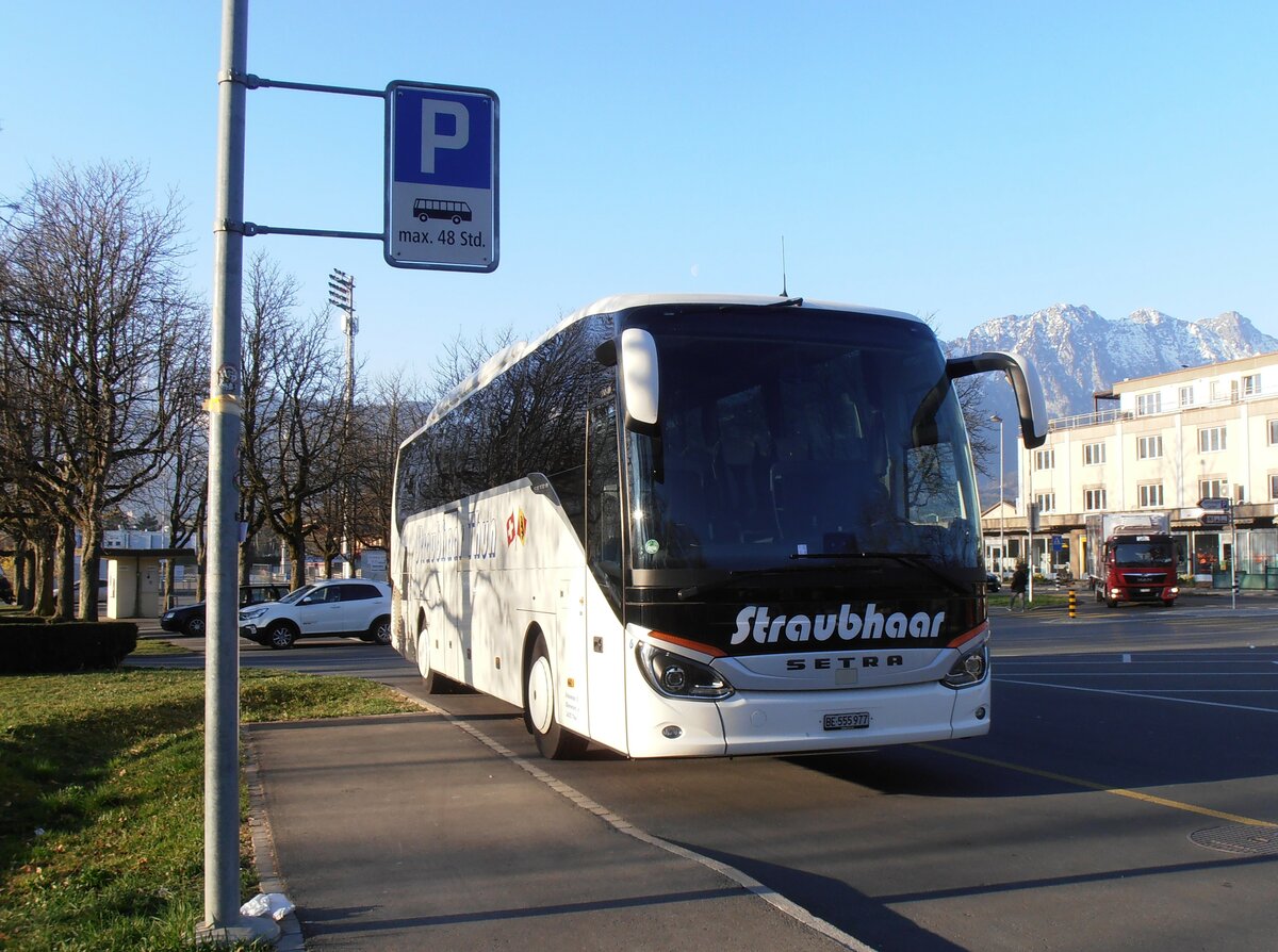 (234'057) - Straubhaar, Thun - Nr. 6/BE 555'977 - Setra am 24. M�rz 2022 in Thun, Lachen