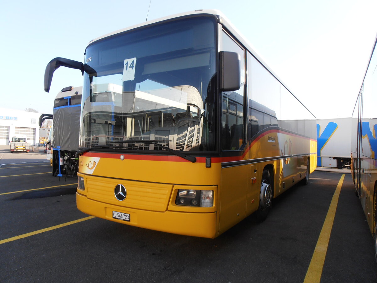 (234'111) - CarPostal Ouest - VD 548'723 - Mercedes am 26. M�rz 2022 in Kerzers, Interbus