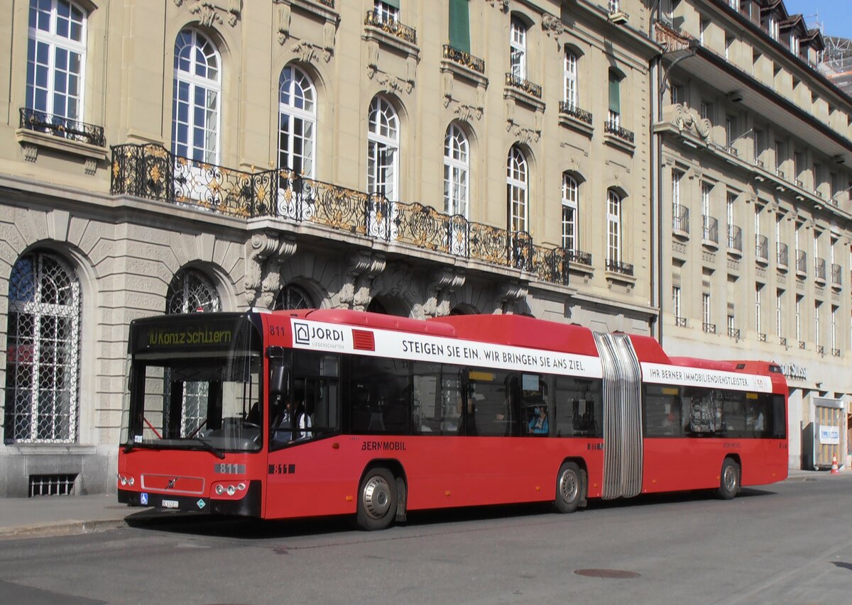 (234'130) - Bernmobil, Bern - Nr. 811/BE 612'811 - Volvo am 28. M�rz 2022 in Bern, Bundesplatz