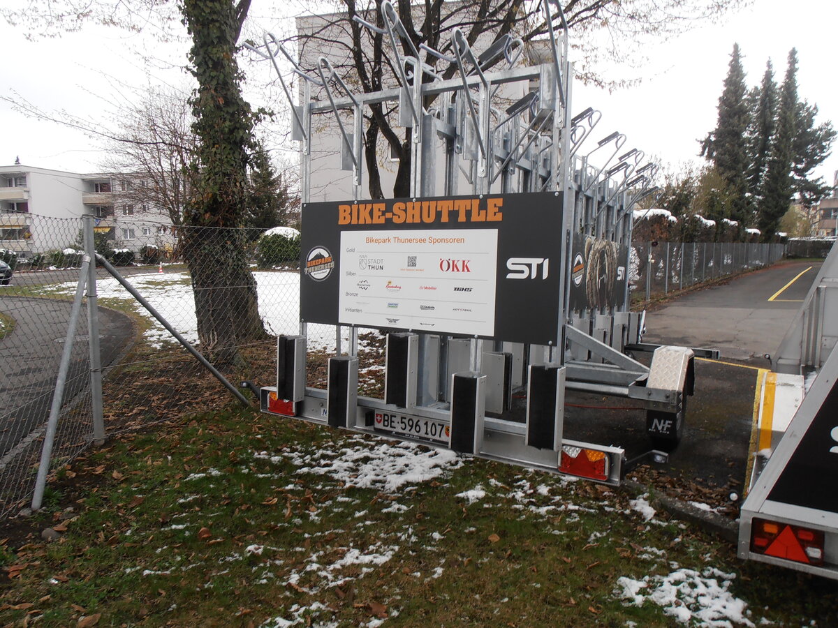 (234'182) - STI Thun - Nr. 282/BE 596'107 - Niederhauser Veloanh�nger am 3. April 2022 in Thun, Garage