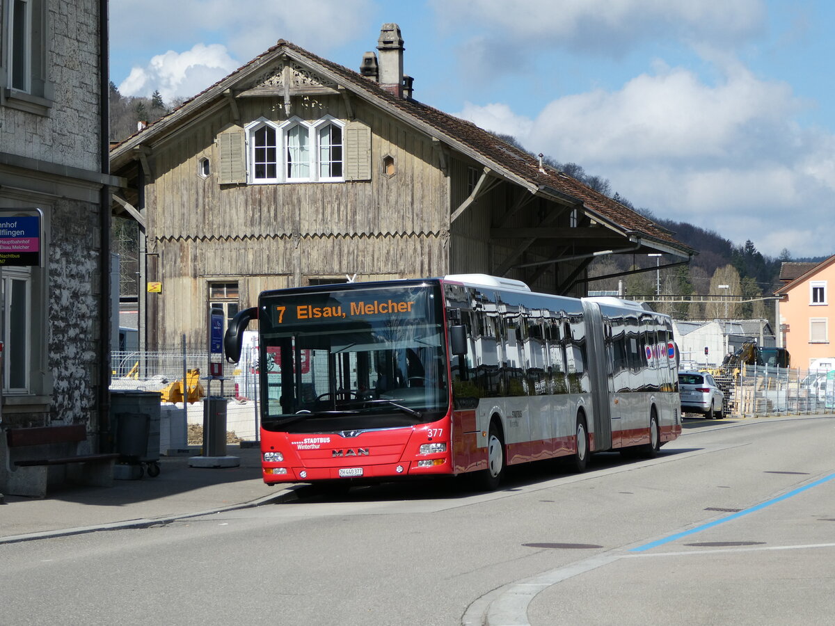 (234'300) - SW Winterthur - Nr. 377/ZH 440'377 - MAn am 10. April 2022 beim Bahnhof Winterthur W�lflingen