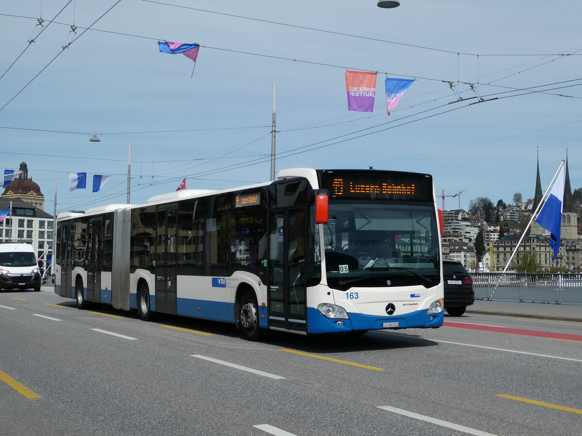 (234'424) - VBL Luzern - Nr. 163/LU 164'526 - Mercedes am 11. April 2022 in Luzern, Bahnhofbr�cke
