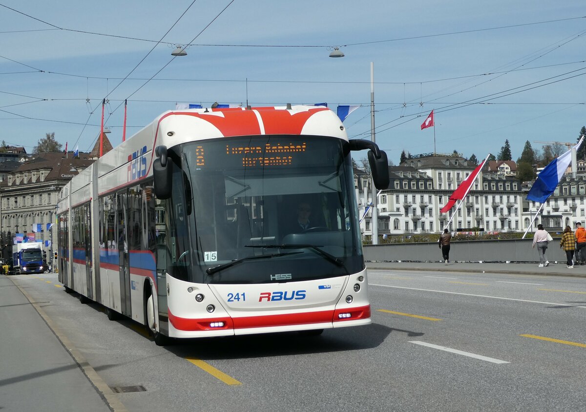 (234'440) - VBL Luzern - Nr. 241 - Hess/Hess Doppelgelenktrolleybus am 11. April 2022 in Luzern, Bahnhofbr�cke