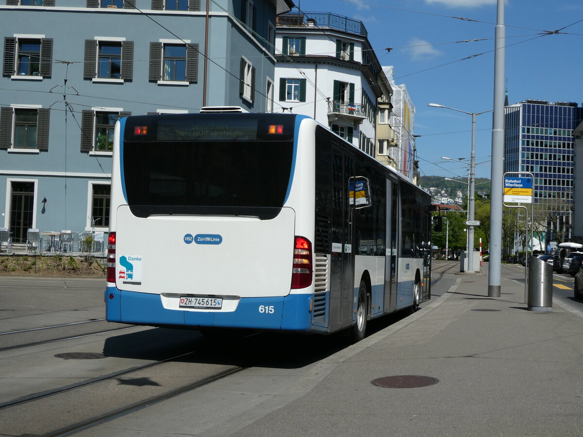 (235'061) - VBZ Z�rich - Nr. 615/ZH 745'615 - Mercedes am 2. Mai 2022 beim Bahnhof Z�rich-Wiedikon