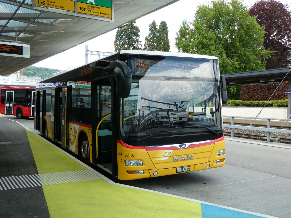 (235'145) - PostAuto Z�rich - Nr. 344/ZH 780'696 - MAN am 4. Mai 2022 beim Bahnhof Horgen