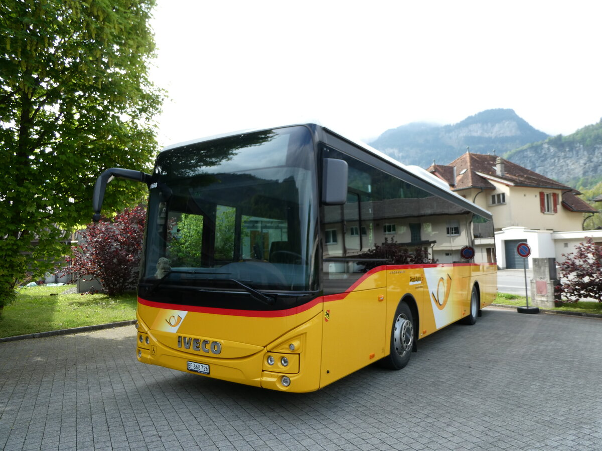 (235'439) - Fl�ck, Brienz - Nr. 26/BE 868'726 - Iveco am 8. Mai 2022 in Meiringen, Feuerwehrmagazin