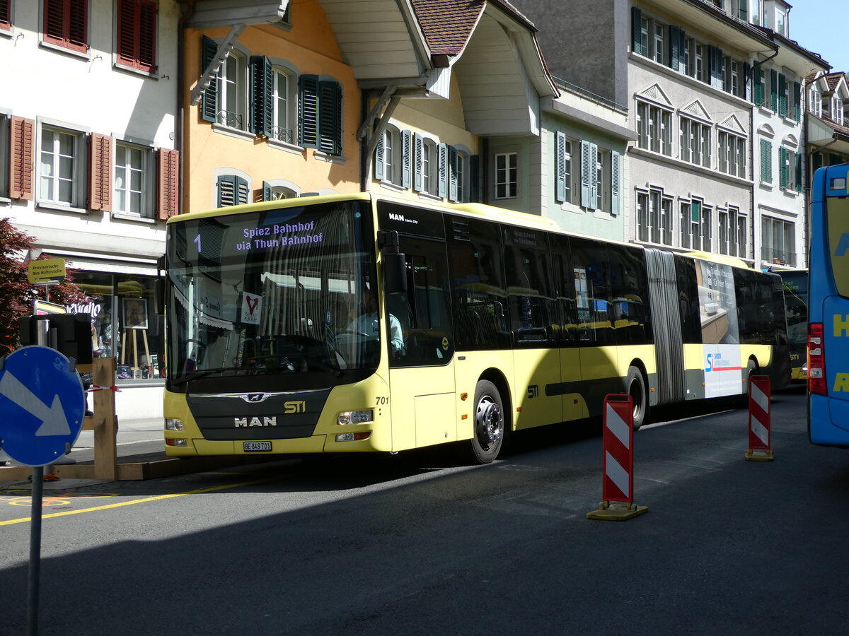 (235'517) - STI Thun - Nr. 701/BE 849'701 - MAN am 9. Mai 2022 in Thun, Marktgasse (prov. Haltestelle)