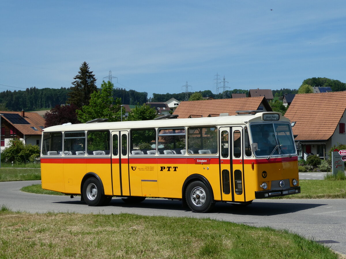 (235'703) - Gast, Reutigen - BE 113'160 - Saurer/T�scher (ex HPTrans, Thusis; ex Mauerhofer, Worb; ex Erni, Schupfart Nr. 3; ex P 24'636) am 15. Mai 2022 in Wynigen, Landi