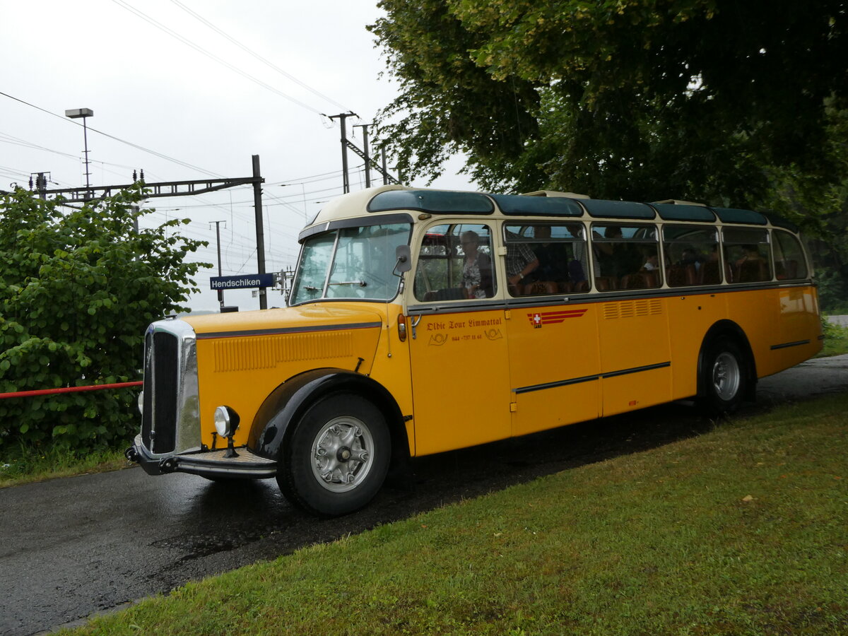 (236'805) - Mosimann, Aesch - ZH 26'245 - Saurer/T�scher (ex diverse Besitzer; ex Fravi, Andeer) am 5. Juni 2022 beim Bahnhof Hendschiken