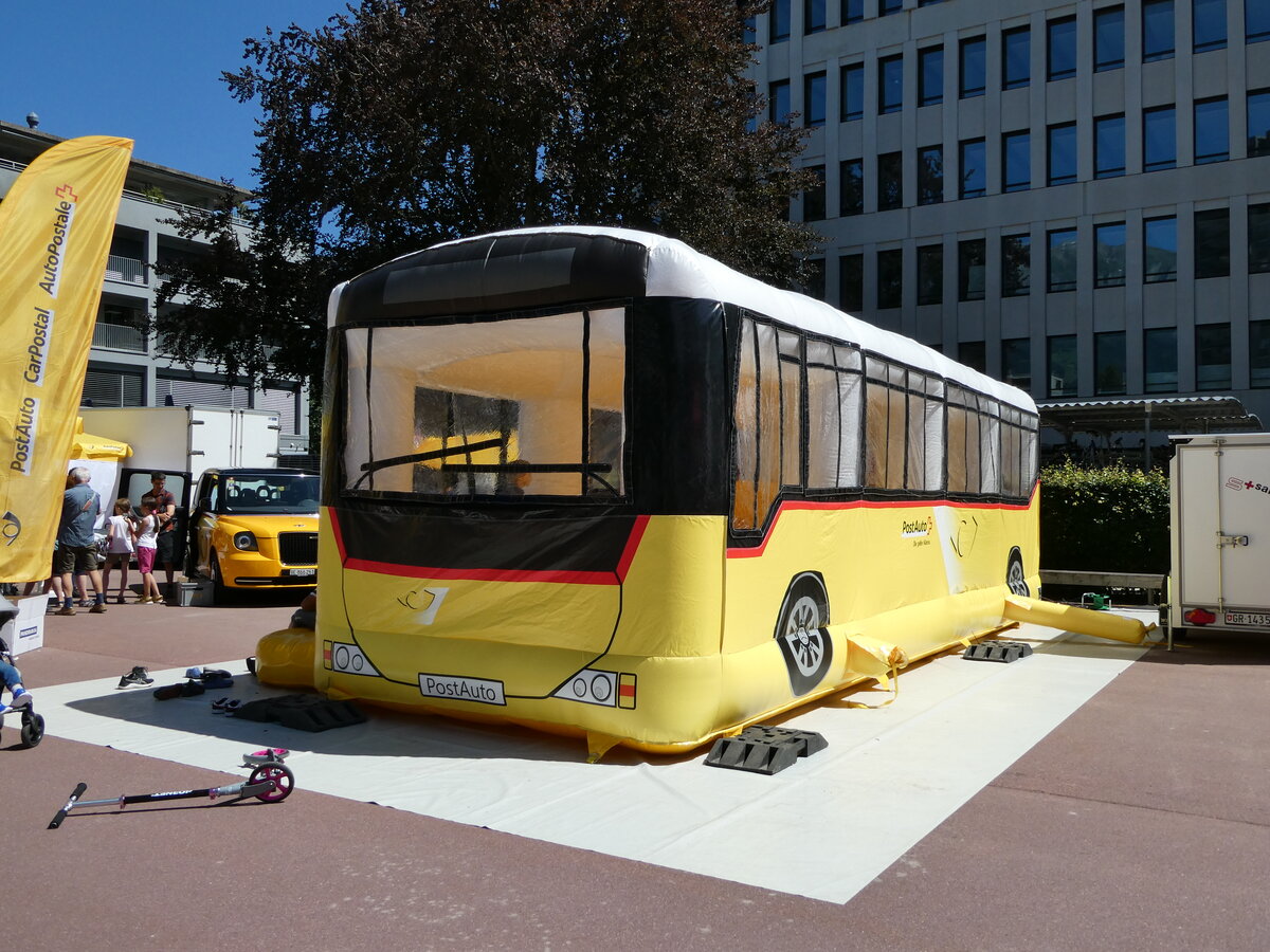 (237'161) - H�pf-Postauto am 12. Juni 2022 beim Bahnhof Landquart 