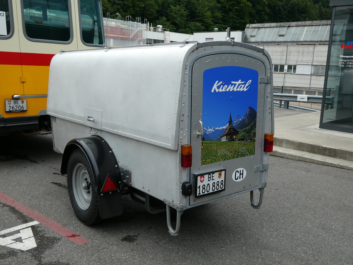 (237'540) - Schmid, Th�rishaus - BE 180'888 - Hess Gep�ckanh�nger (ex Schranz, Adelboden; ex Portenier, Adelboden; ex Geiger, Adelboden) am 26. Juni 2022 in Niederwangen, Pneu Fahrni