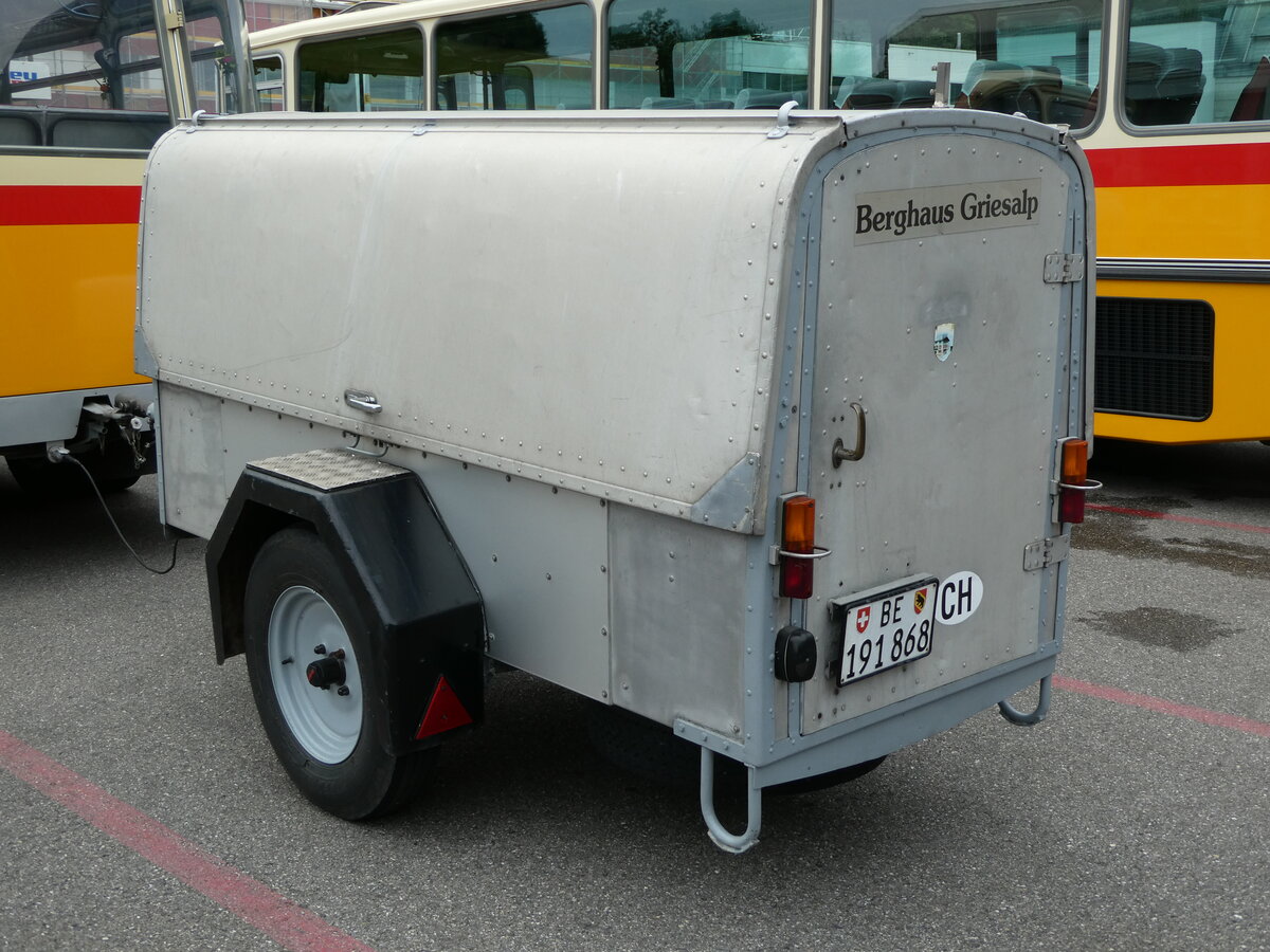 (237'543) - Schmid, Th�rishaus - BE 191'868 - Moser Gep�ckanh�nger (ex P 30'215) am 26. Juni 2022 in Niederwangen, Pneu Fahrni