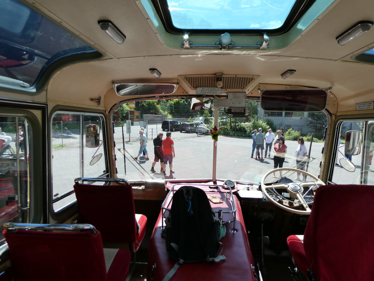 (237'573) - Schmid, Th�rishaus - Nr. 9/BE 26'105 - Saurer/R&J (ex Geiger, Adelboden Nr. 9) am 26. Juni 2022 in M�lenen, Kanderarena (Innenaufnahme)