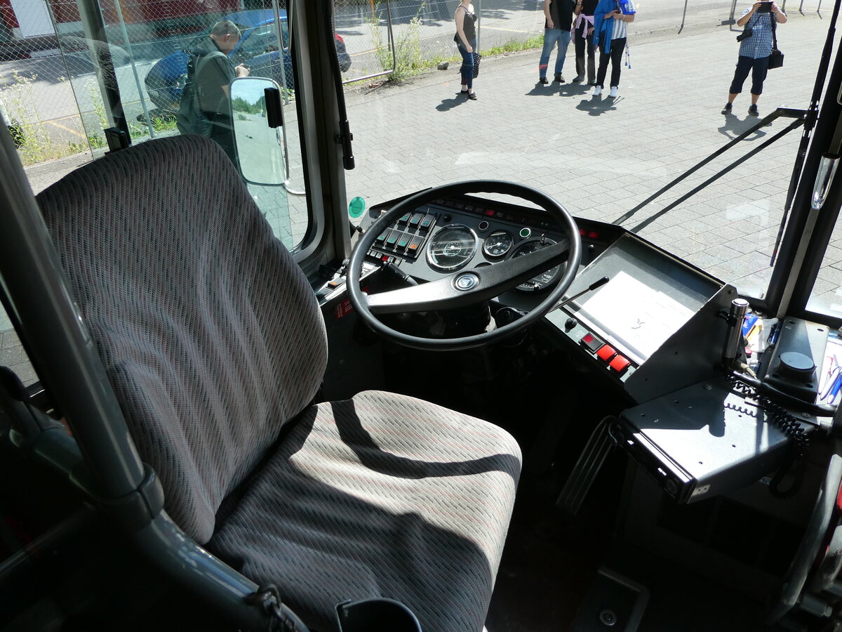 (237'578) - Schmid, Th�rishaus - BE 26'206 - Saurer/T�scher (ex P 24'244) am 26. Juni 2022 in M�lenen, Kanderarena (Innenaufnahme)