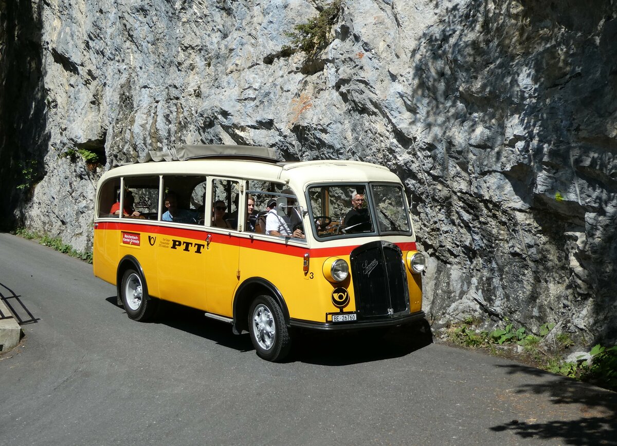 (237'670) - Schmid, Th�rishaus - Nr. 3/BE 26'760 - Saurer/Gangloff (ex Geiger, Adelboden Nr. 3) am 26. Juni 2022 in Kiental, Aussichtsplattform